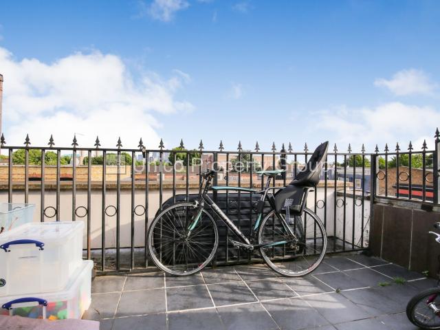 Apartment for rent in Old Ford, Mile End