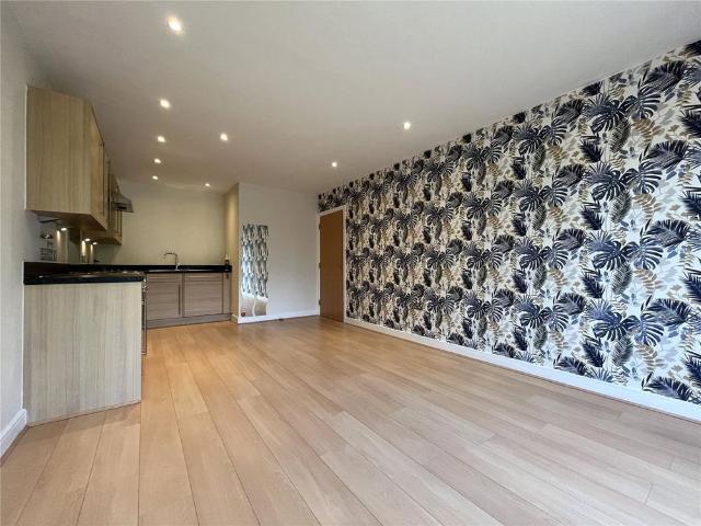 Apartment for rent in Dickens Heath, West Midlands