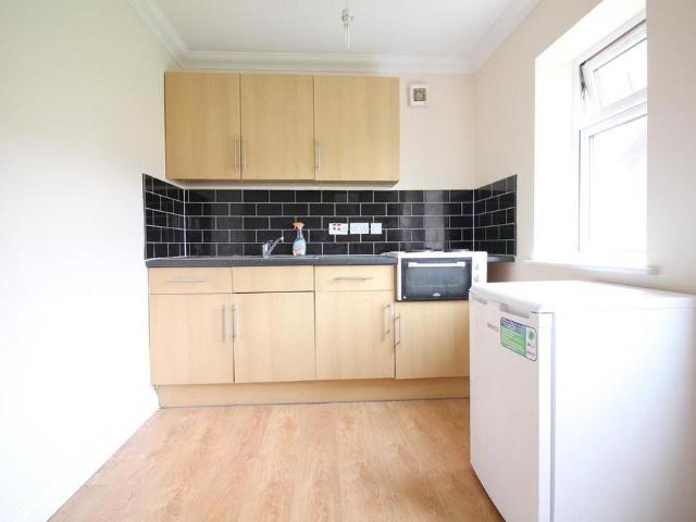 Flat for rent in Sparrow Farm, Greater London