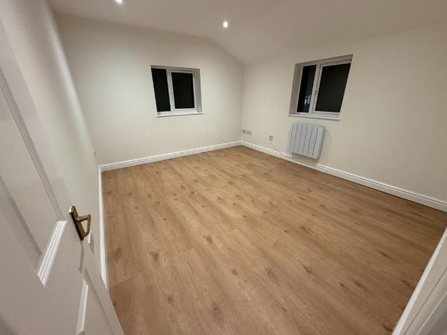 Apartment for rent in St Albans, Five Acres