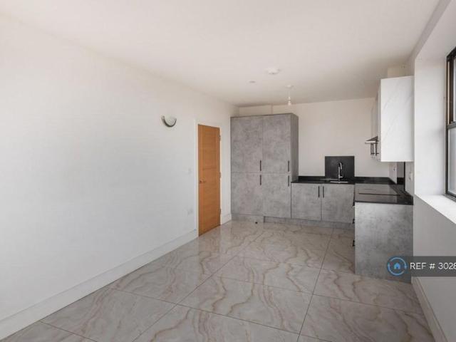 Apartment for rent in Rodbourne, Swindon