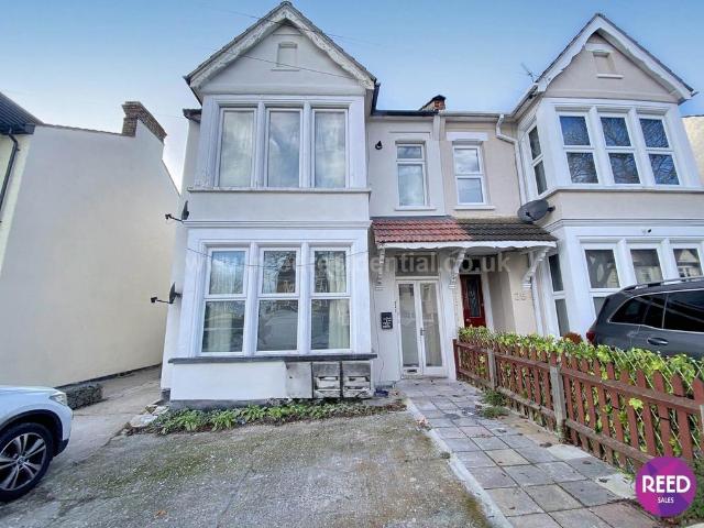 Flat for rent in Kursaal Estate, Alton Barnes