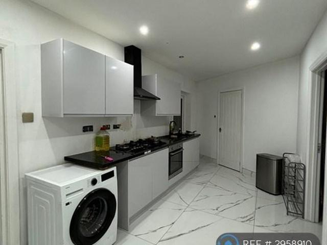 Flat for rent in Slough