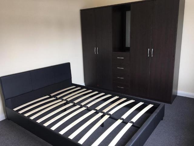 Flat for rent in Newbury Park, Greater London