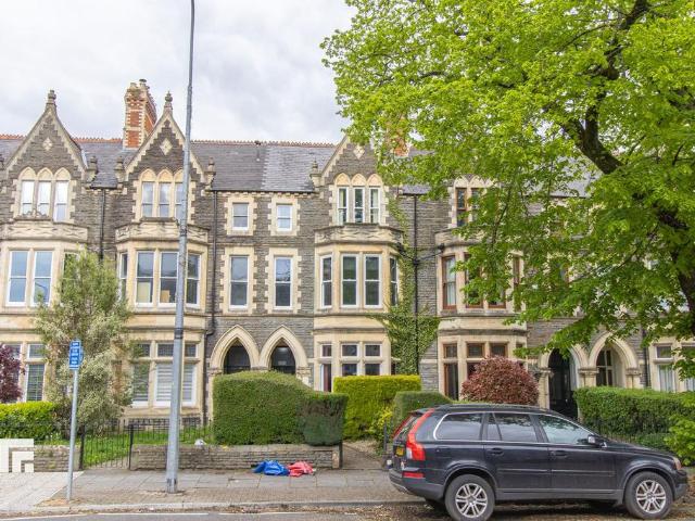 Flat for rent in Falcon Lodge, Wales