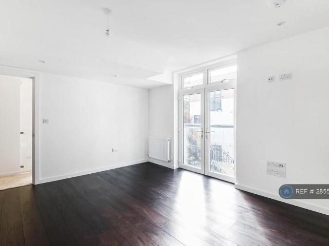 Apartment for rent in Brownswood Park, Stoke Newington