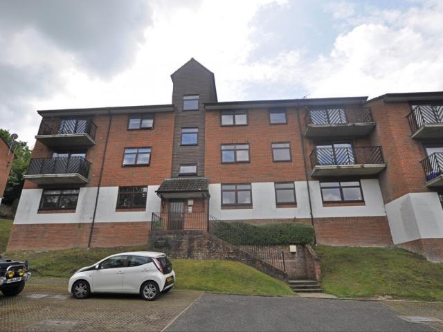 Apartment for rent in Hillview, Surrey