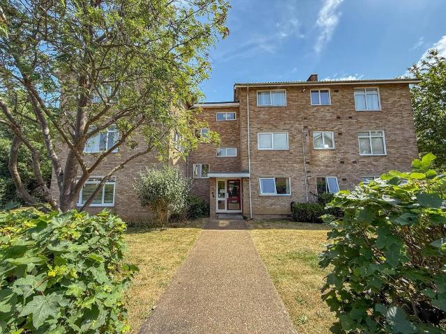 Flat for rent in Watford Rural, Batchworth