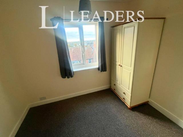 Flat for rent in Seacroft, Belleau