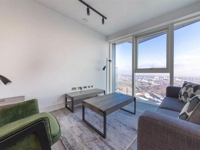 Apartment for rent in London Borough of Ealing, Park Royal