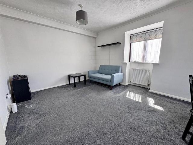 Apartment for rent in Lessness Heath, Greater London
