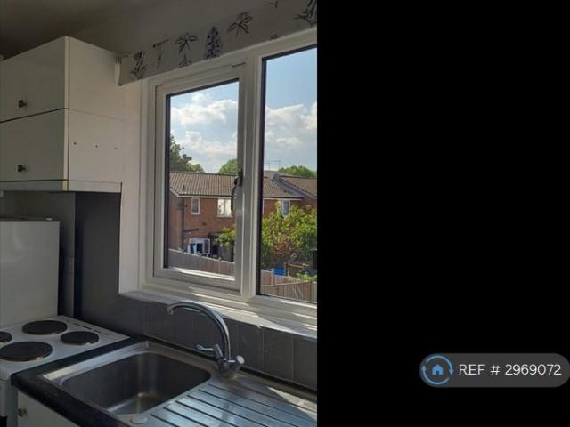 Flat for rent in London Borough of Lewisham, Greater London