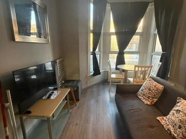 Apartment for rent in Gants Hill, Greater London