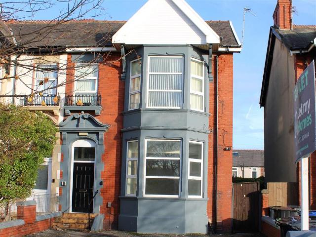 Flat for rent in Squires Gate, Blackpool