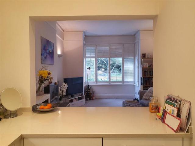 Apartment for rent in Red Hill, Surrey