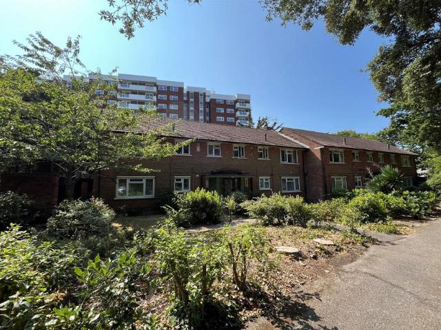 Flat for rent in Lansdowne, Springbourne