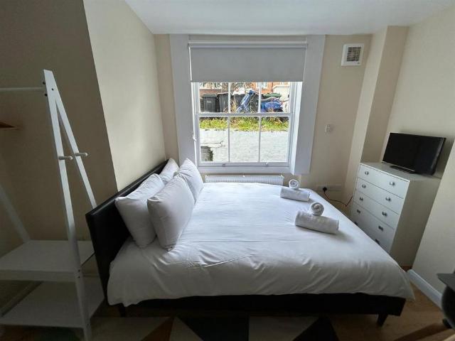 Apartment for rent in South Hampstead, Greater London