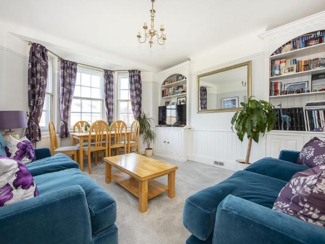 Flat for rent in London Borough of Ealing, Greater London