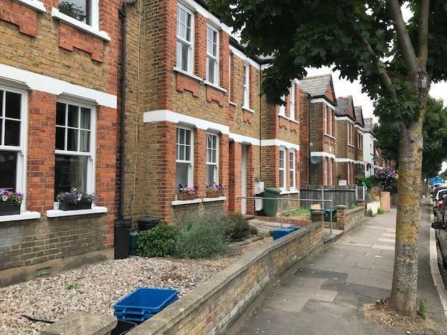 Apartment for rent in North Sheen, Greater London