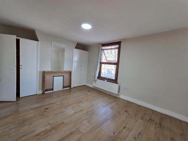 Apartment for rent in Plumstead, Greater London