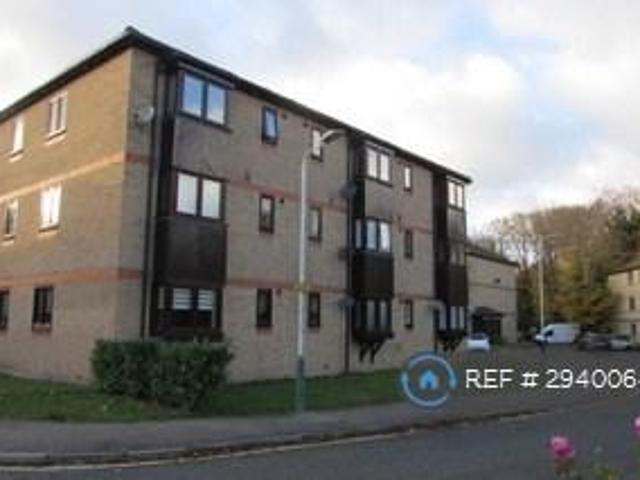 Flat for rent in Gidea Park, Greater London