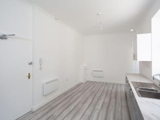 Apartment for rent in Bushey, Bushey Heath
