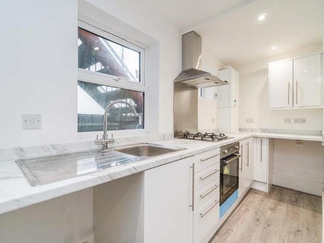 Flat for rent in London Borough of Croydon, Selhurst