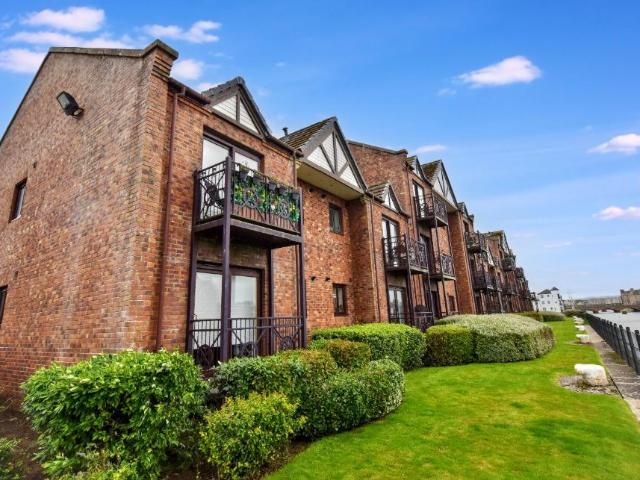 Flat for rent in Fort, Ayr