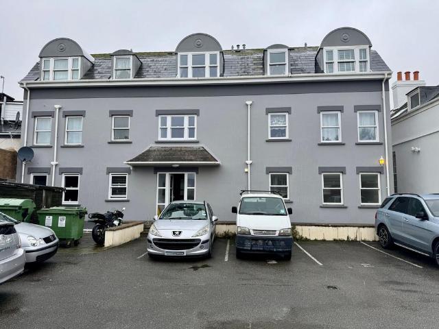 Flat for rent in St Helier, Greater London
