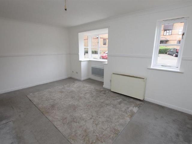Apartment for rent in Stone, Monks Orchard