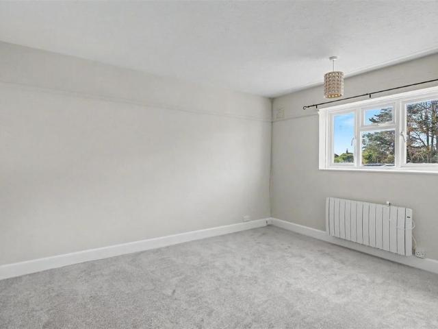 Apartment for rent in Lancing, Adur