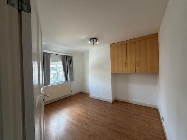 Apartment for rent in Holywell Estate, North Watford