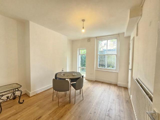 Apartment for rent in Shacklewell, Greater London