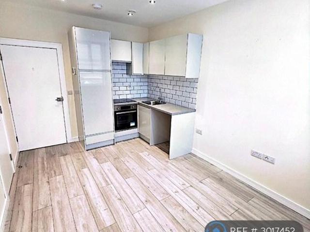 Flat for rent in Spotland Bridge, Burnedge