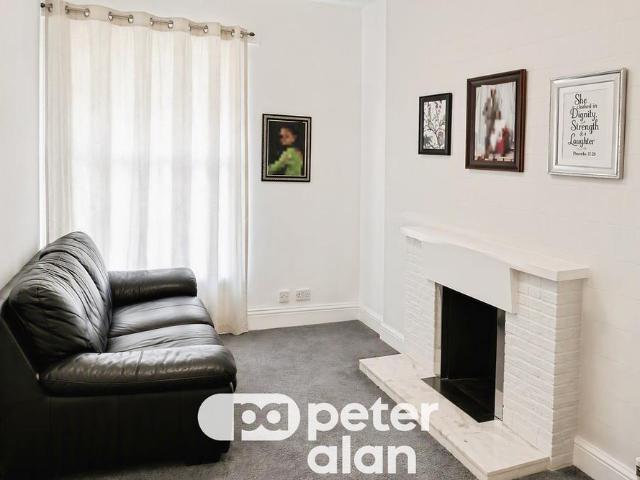 Apartment for rent in Risca, Wales