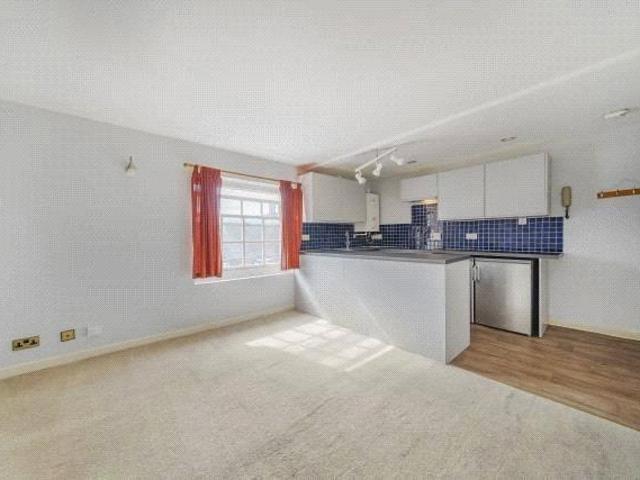 Flat for rent in Henley-on-Thames, Berrick Salome