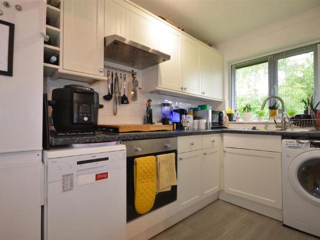 Flat for rent in Harrow Weald, Greater London