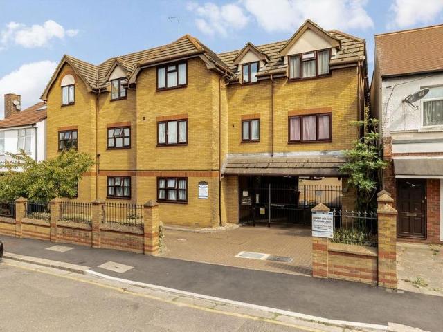 Apartment for rent in South Harrow, Greater London