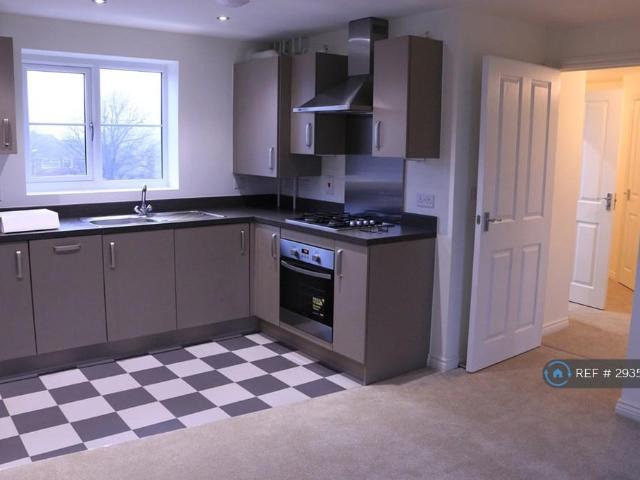 Flat for rent in Kingswood, North Watford