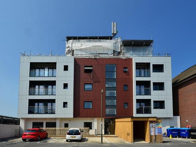 Flat for rent in Woking, Surrey