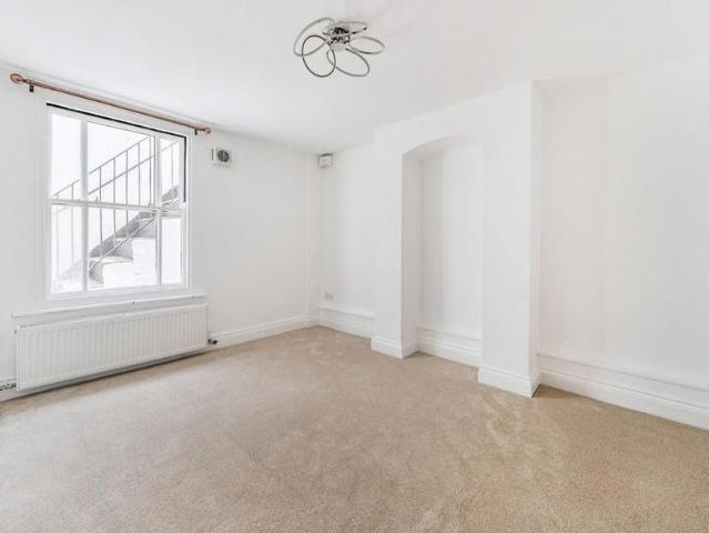 Apartment for rent in St James, Sandown Park