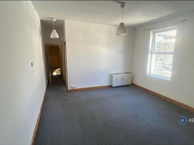 Apartment for rent in Goldthorn Hill, West Midlands