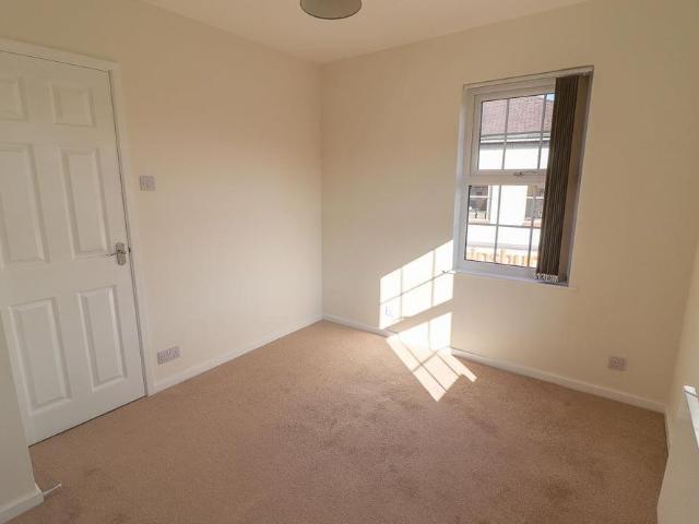 Apartment for rent in Woodloes Park, Green Close