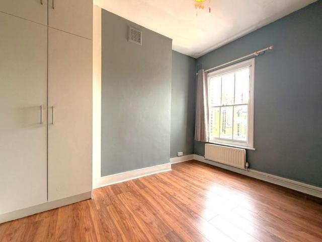 Apartment for rent in North Kensington, Greater London