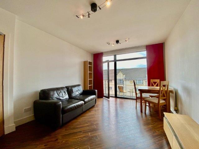 Flat for rent in Gayfield, Broughton
