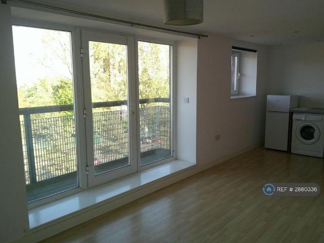 Apartment for rent in Higher Blackley, Georgia