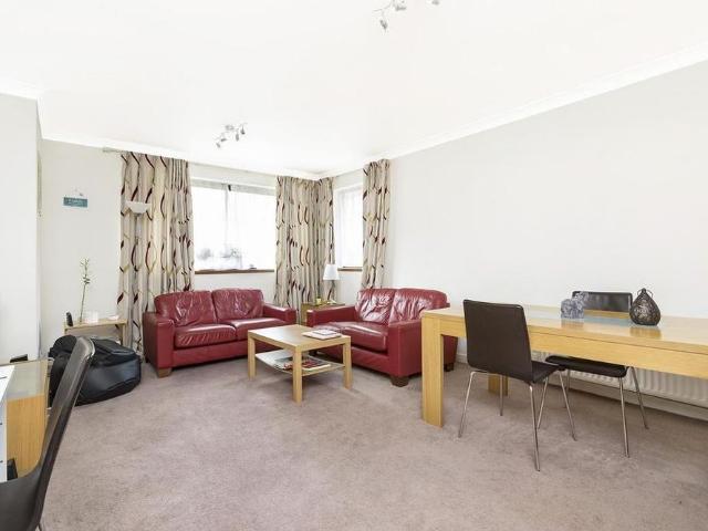 Apartment for rent in Brook Green, Greater London