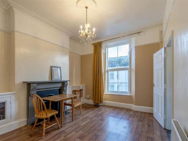 Apartment for rent in Pennycomequick, Mount Wise