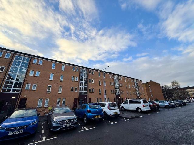 Flat for rent in Sandyford, Scotland