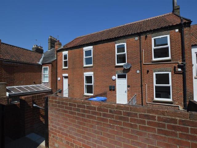 Flat for rent in New Catton, East Bank
